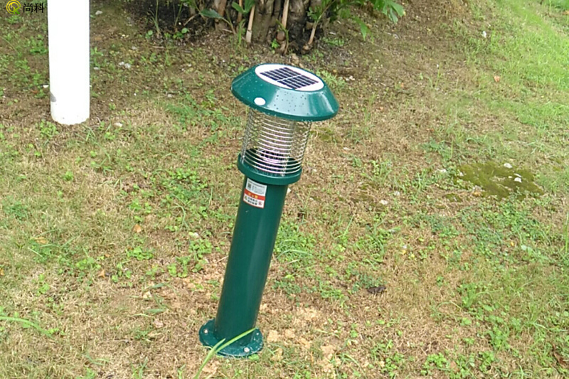 廣西小區草坪滅蚊燈，太陽能供電